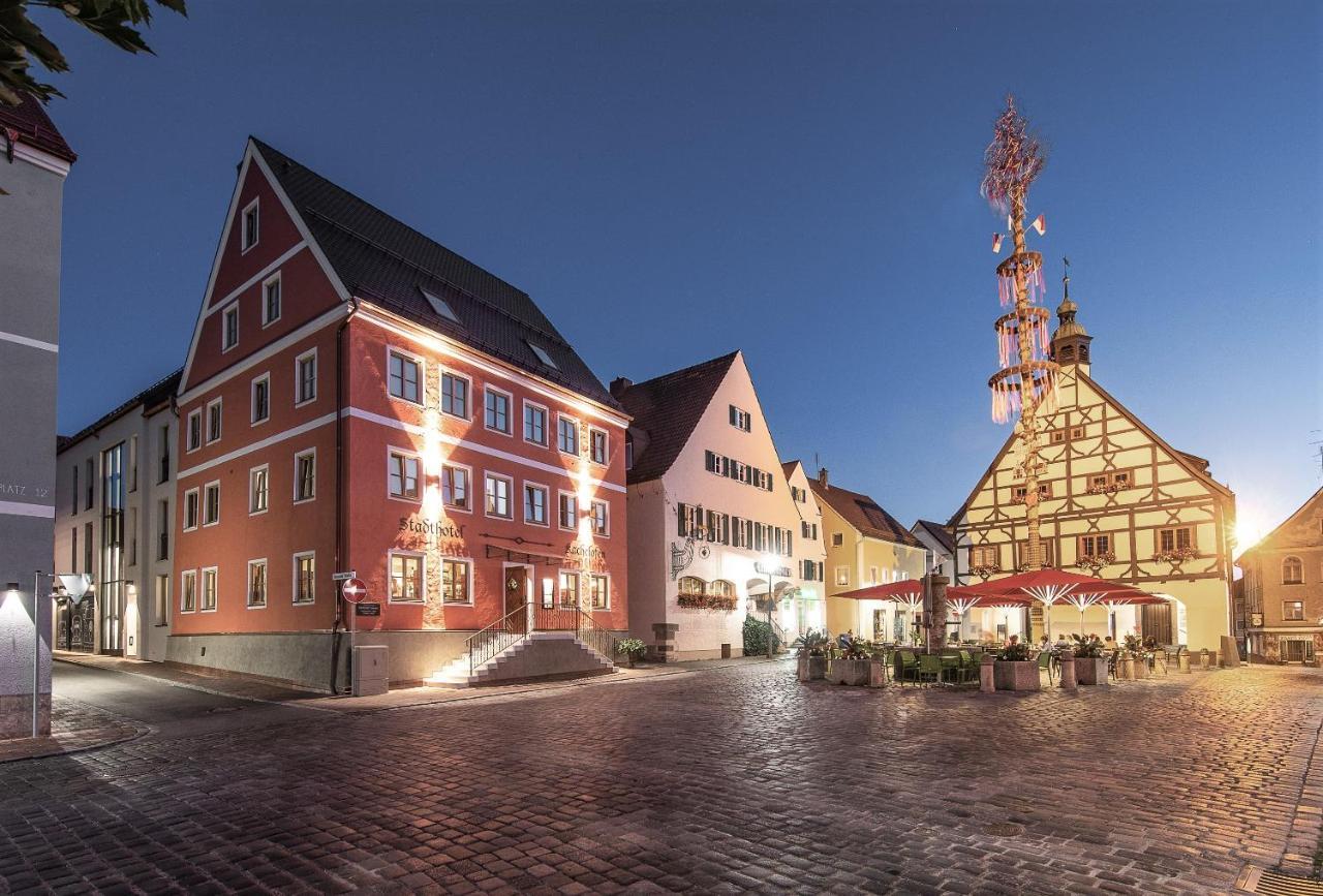 Stadthotel Kachelofen Krumbach Exterior foto